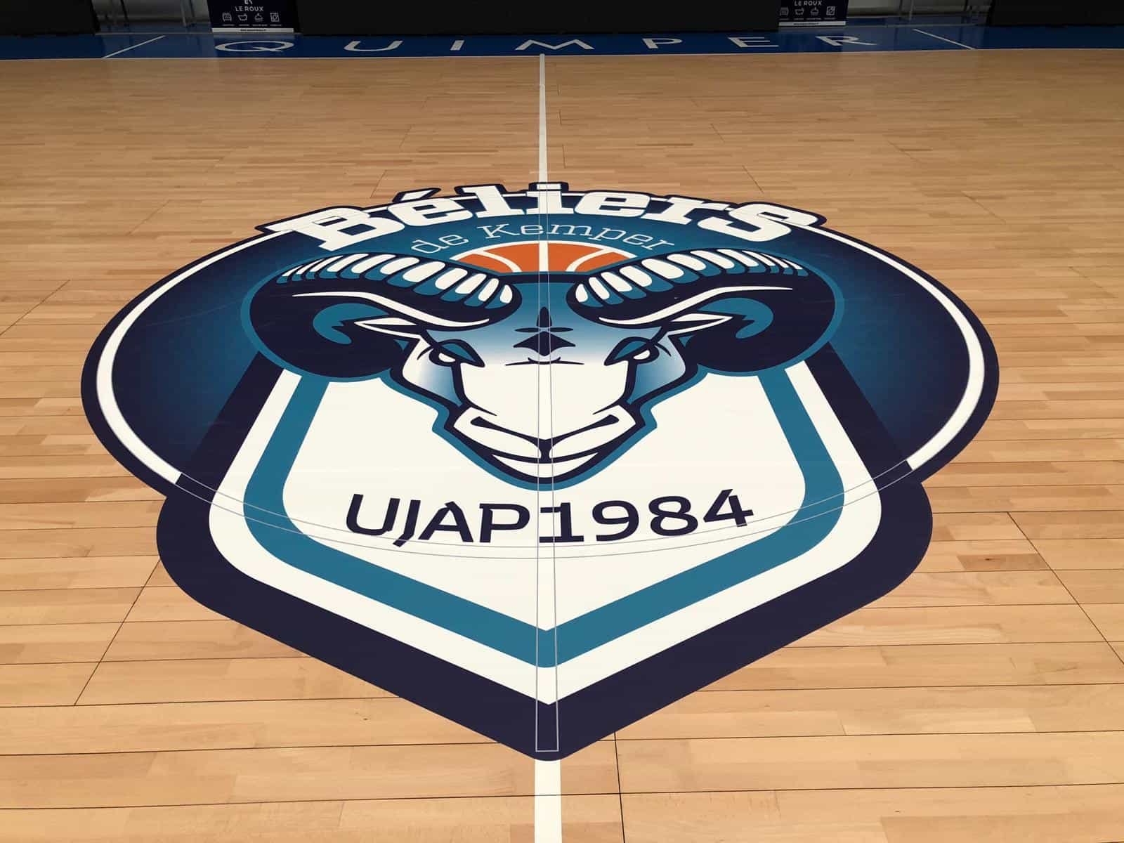 Proyecto de vinilos de suelo deportivo en pista indoor