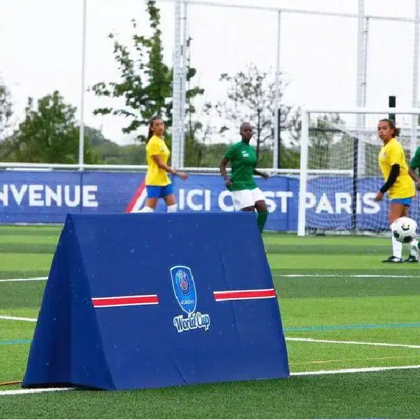 Proyecto de vallas publicitarias deportivas en pabellón