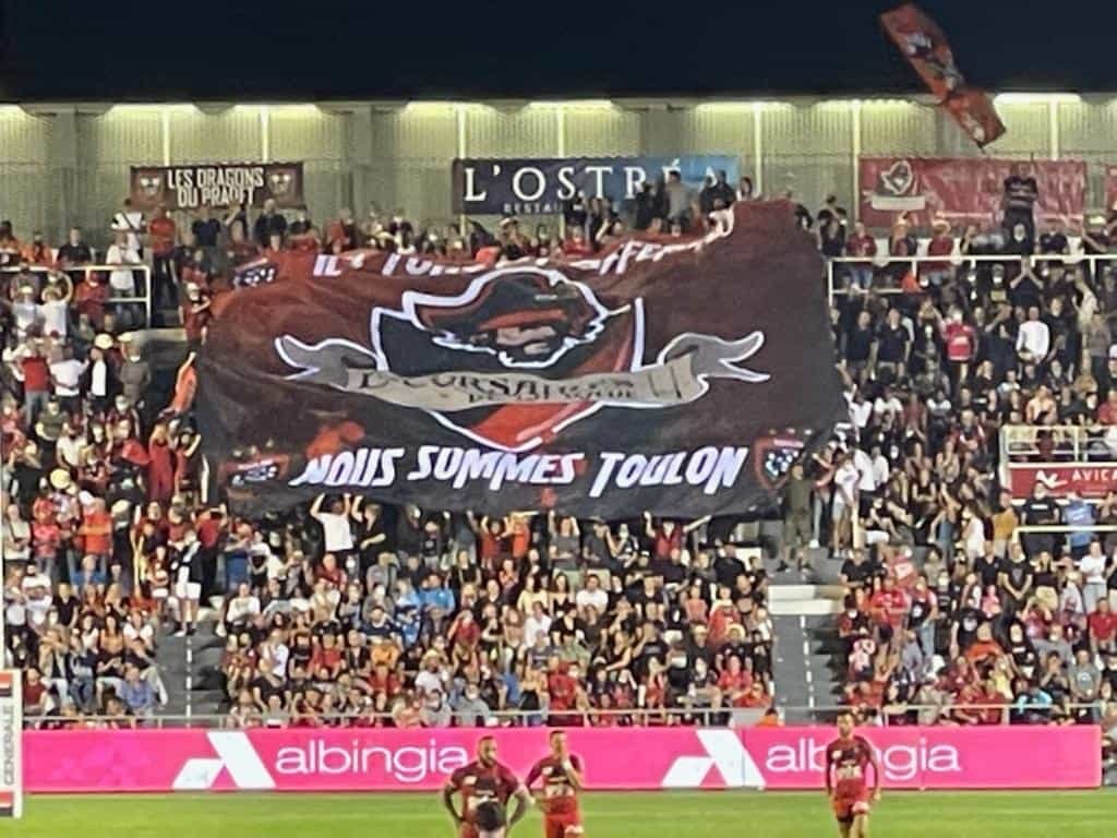 Proyecto de tifo gigante en estadio para animación visual